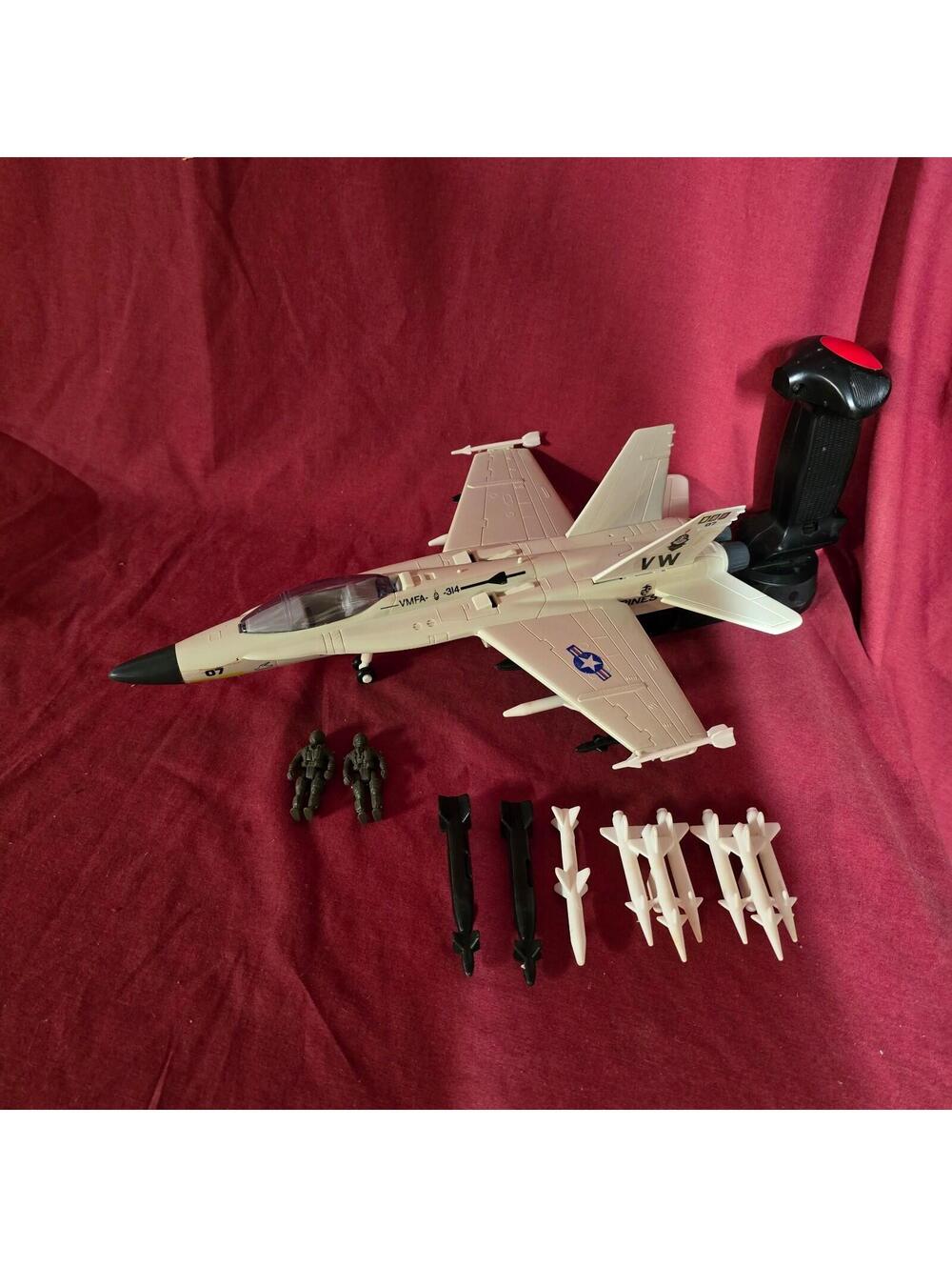 Hasbro 1989 Flying Fighters F/A-18 Hornet working condition w/ joystick VFA-131